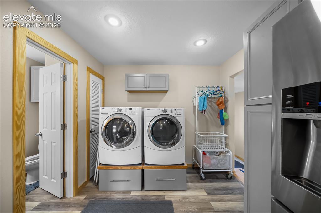 Image 5 of 28: Laundry