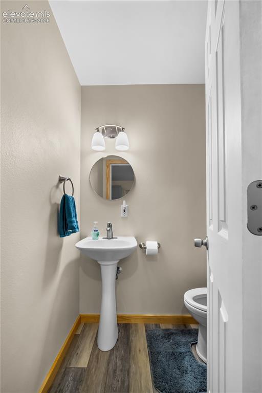 Image 6 of 28: 1/2 bath