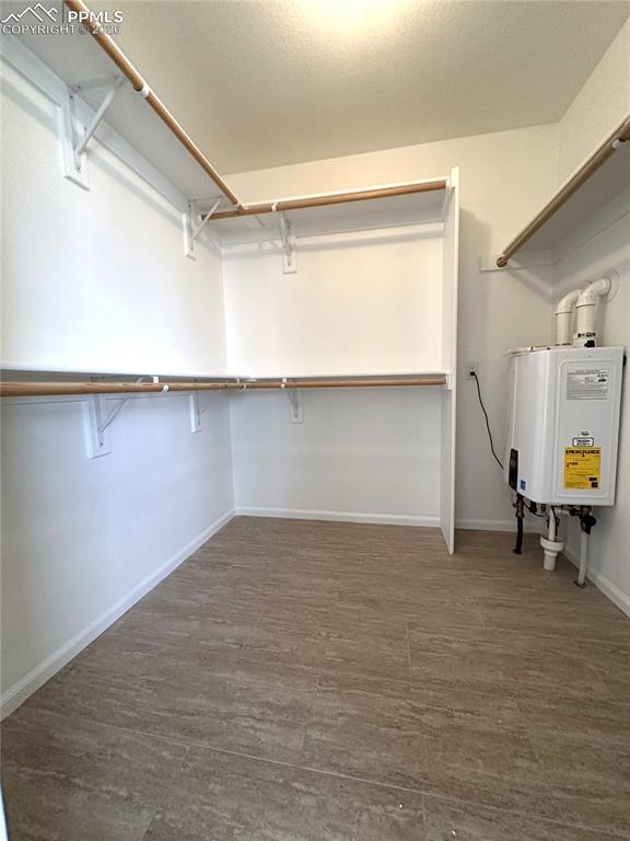 Image 13 of 27: Closet