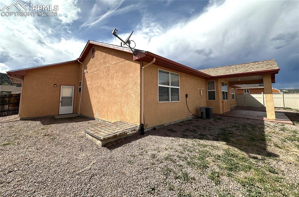 Image 22 of 27: Back of Structure