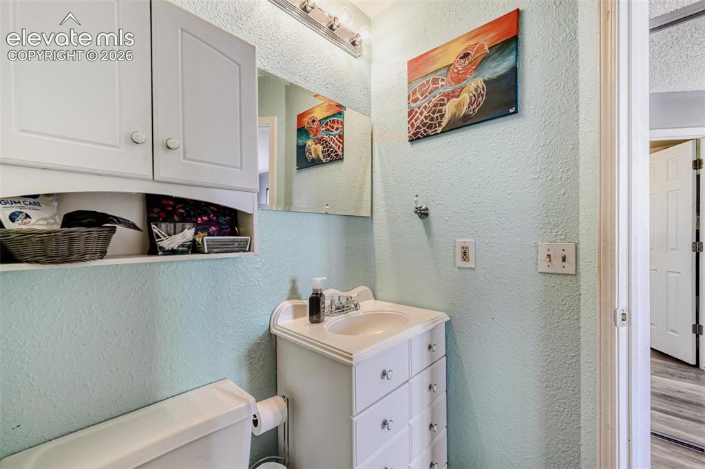 Image 16 of 21: Bathroom