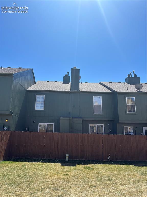 Image 21 of 21: Back of Structure