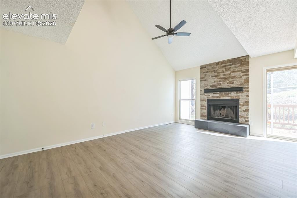Image 9 of 32: Living Room