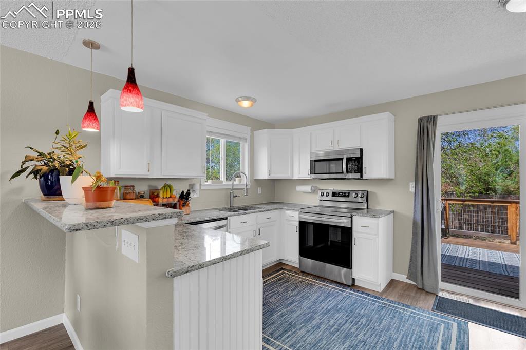 Image 12 of 37: Kitchen