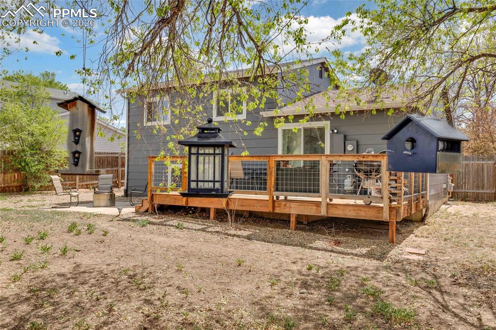 Image 35 of 37: Back of Structure