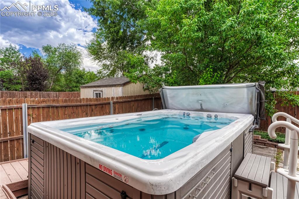 Image 34 of 46: Pool