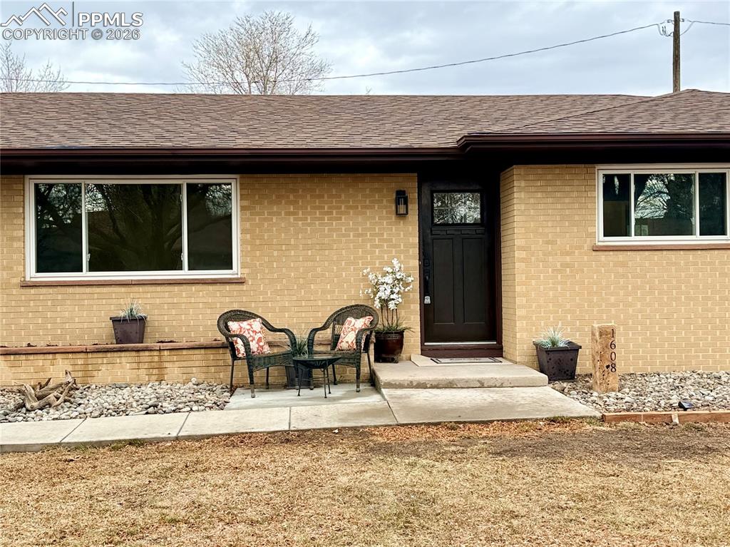 Image 2 of 47: Entry