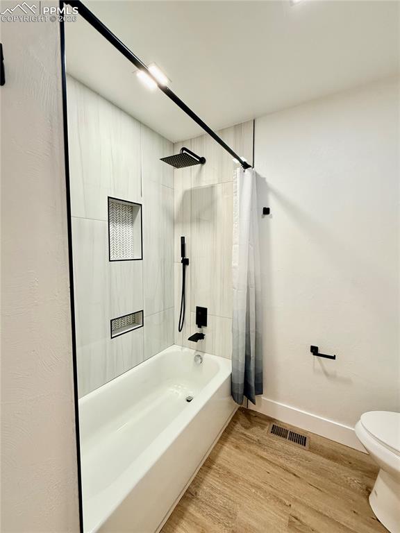 Image 34 of 47: Patio