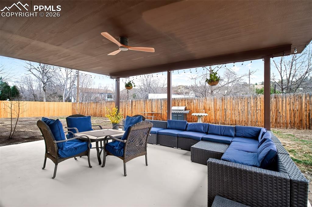 Image 40 of 47: Patio