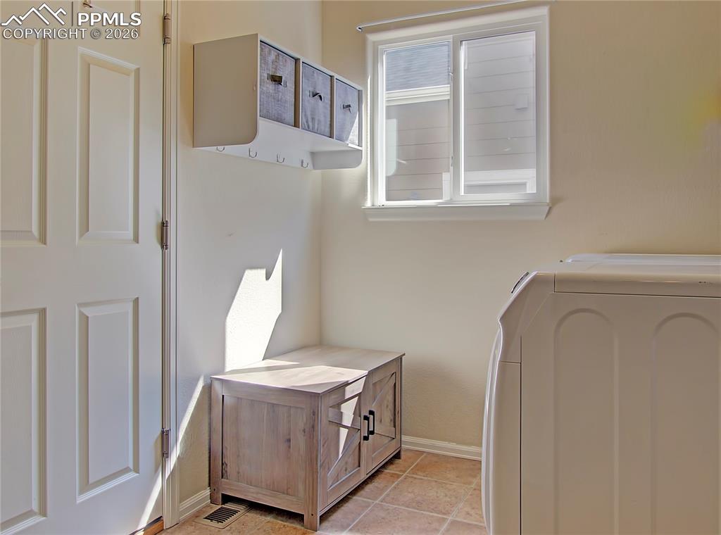 Image 15 of 27: Laundry