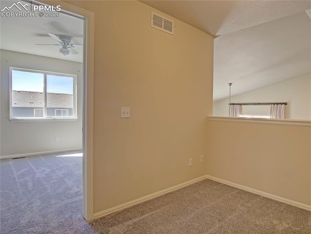 Image 18 of 27: Loft