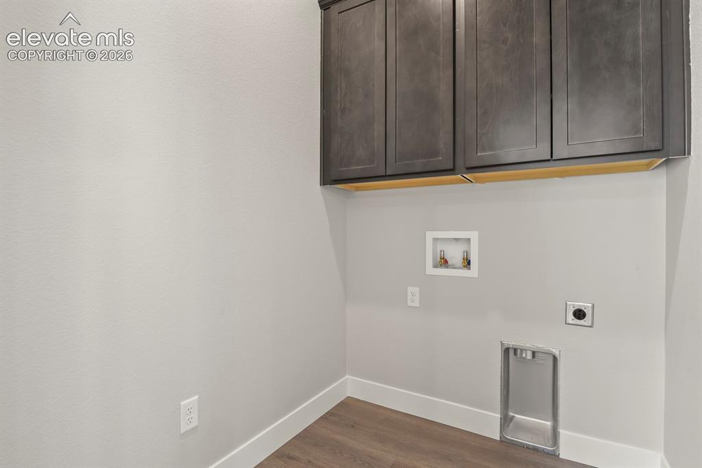 Image 15 of 40: Convenient main level
laundry.