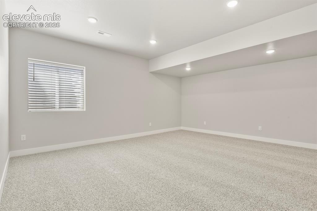 Image 39 of 40: Family Room