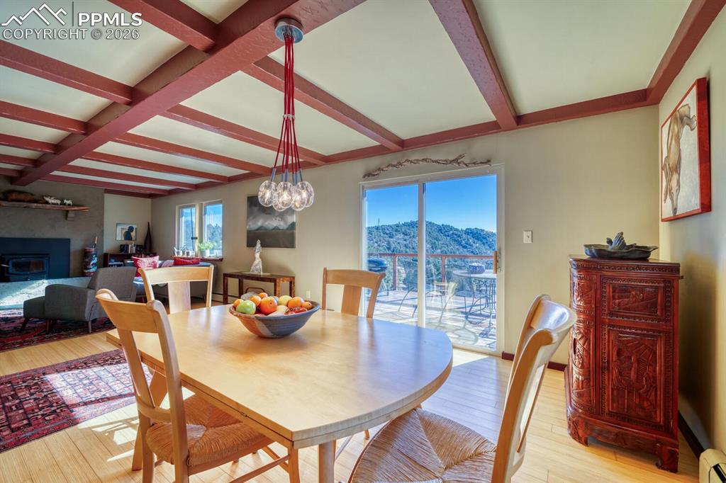 Image 9 of 50: Dining Area