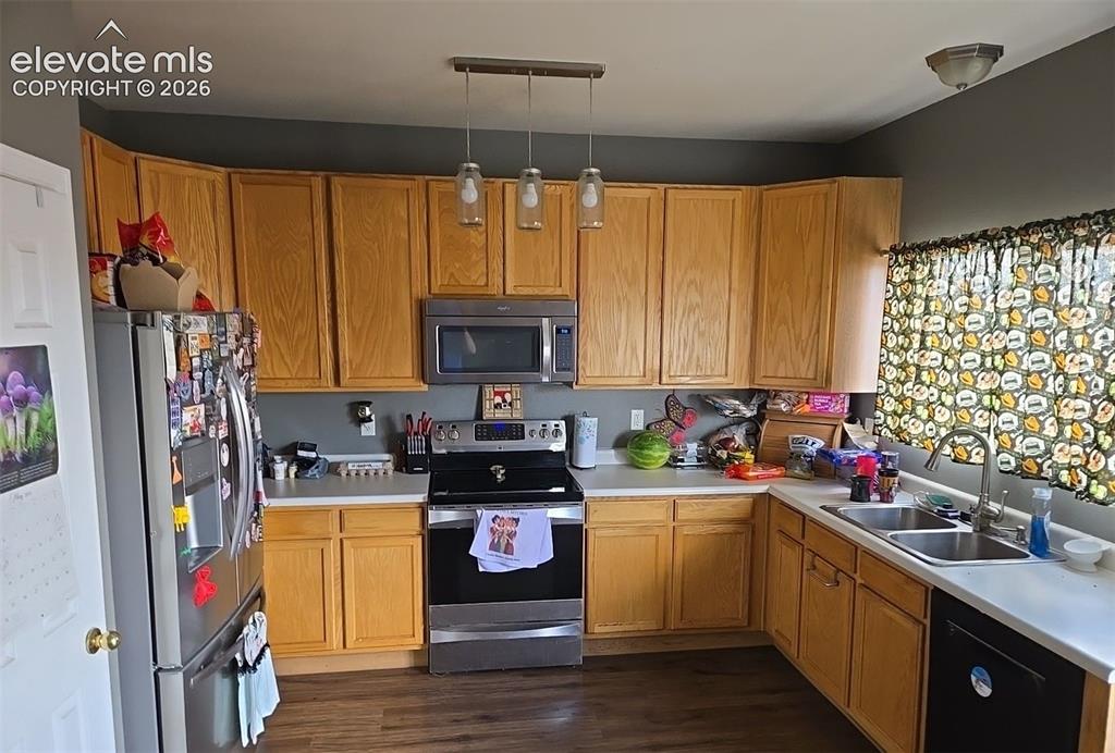 Image 5 of 21: Kitchen