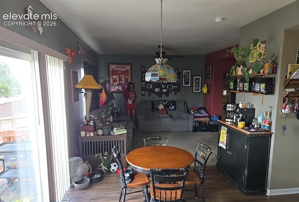 Image 7 of 21: Dining Area
