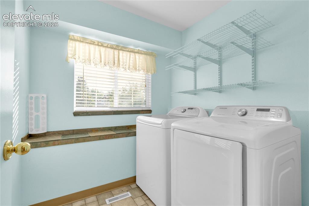 Image 23 of 47: Laundry