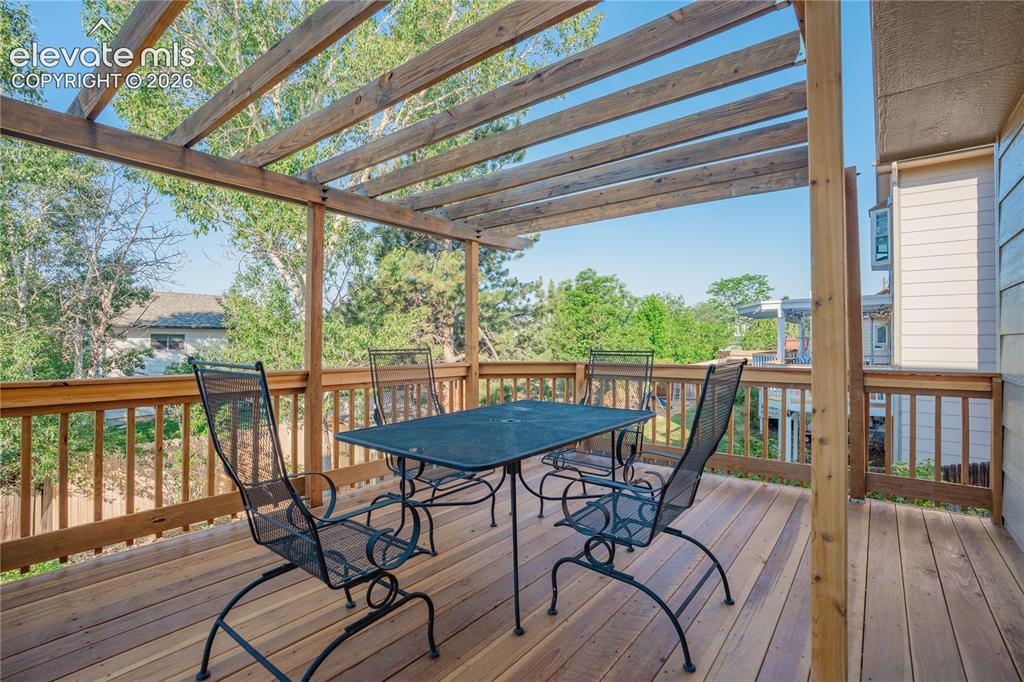 Image 35 of 47: Deck
