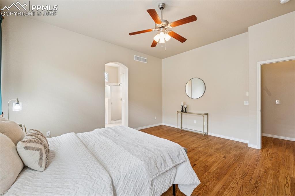 Image 20 of 32: Master Bedroom