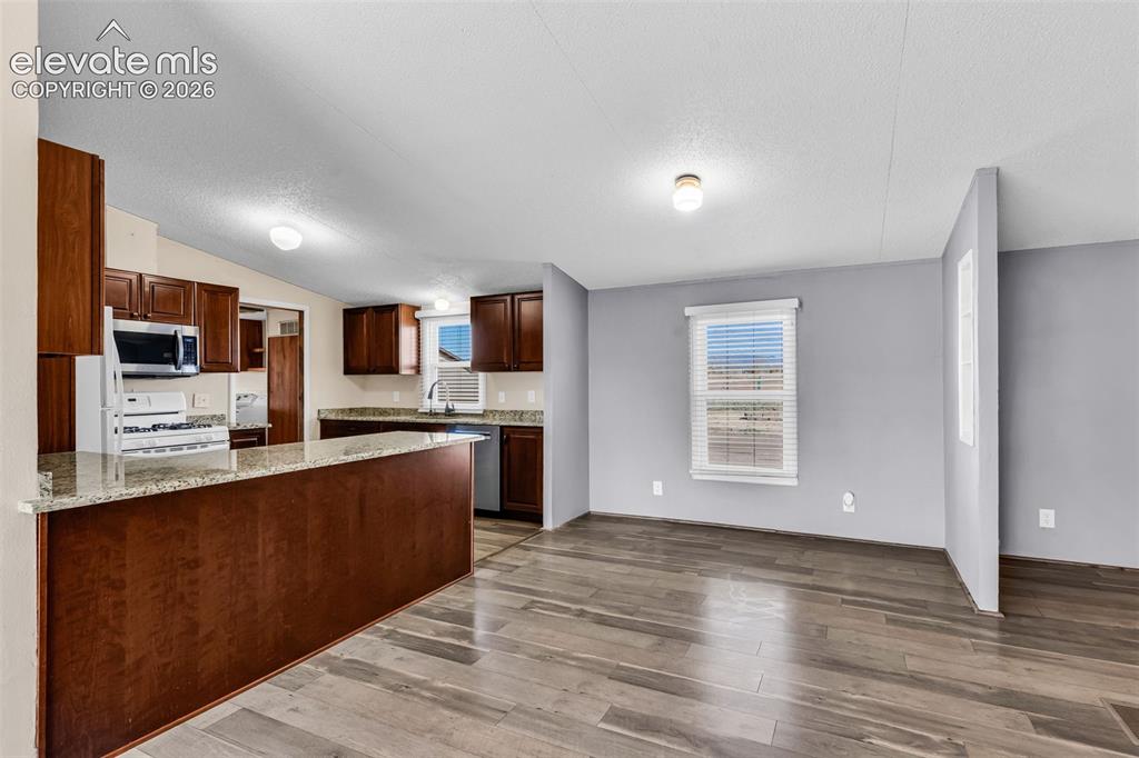 Image 10 of 48: Kitchen