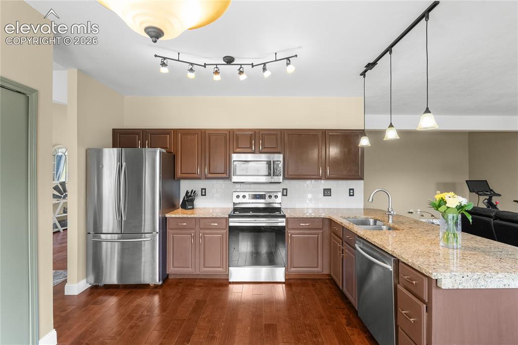 Image 10 of 29: Kitchen