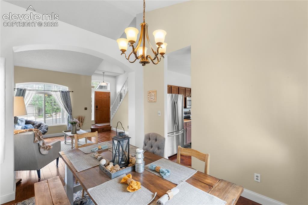 Image 7 of 29: Dining Area