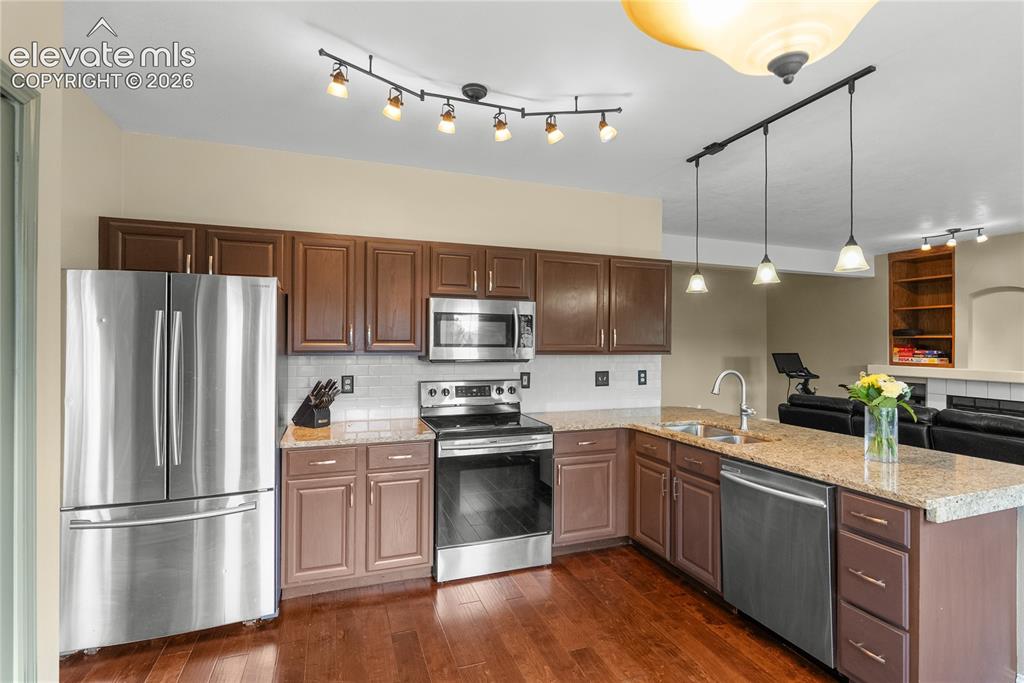 Image 9 of 29: Kitchen