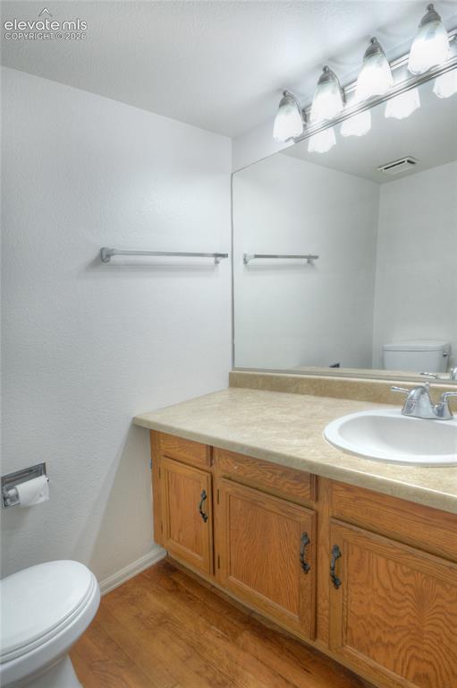 Image 11 of 25: Bathroom