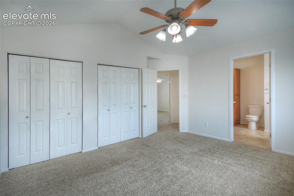 Image 14 of 25: Bedroom