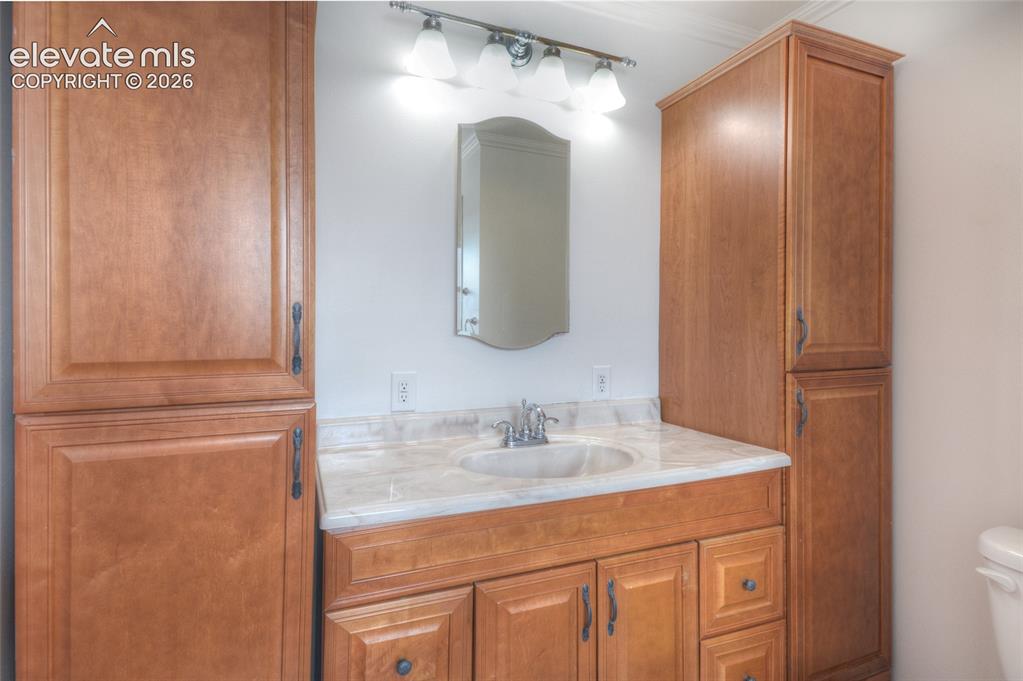 Image 15 of 25: Bathroom