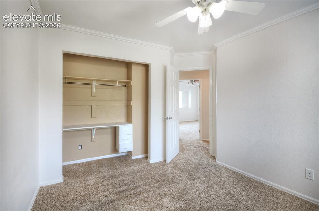 Image 18 of 25: Bedroom