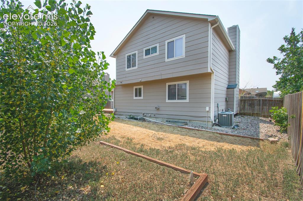 Image 24 of 25: Back of Structure