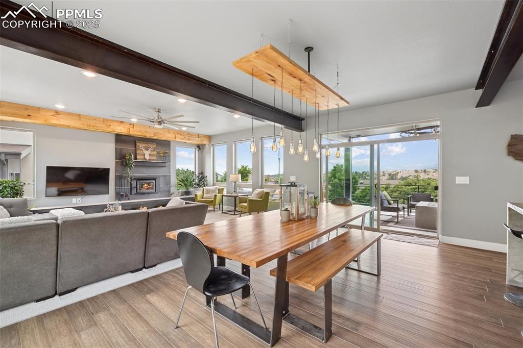 Image 12 of 50: Dining Area
