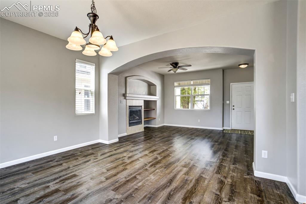 Image 11 of 48: Spacious Open Floor Plan
