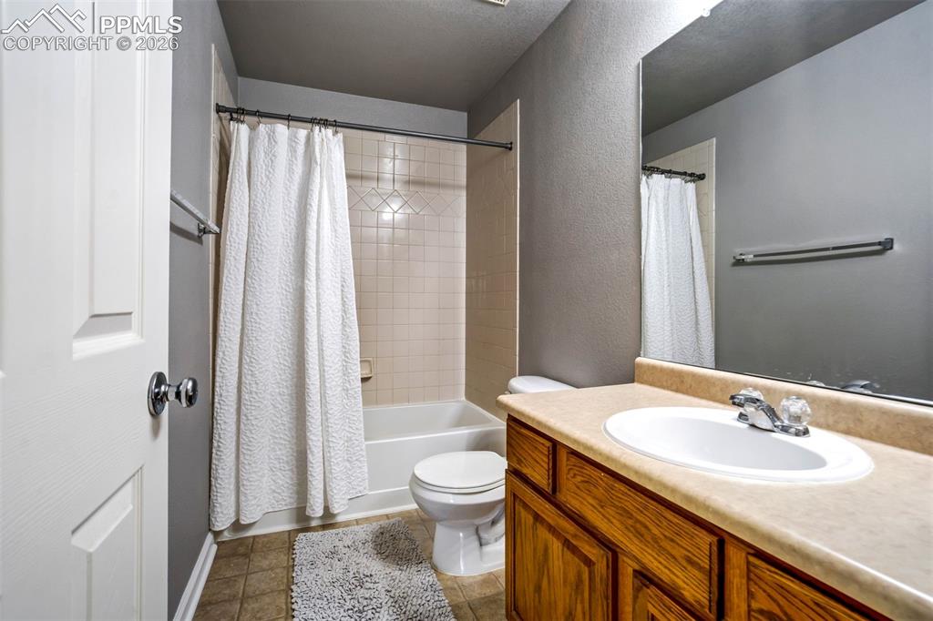 Image 32 of 48: Full Bath 