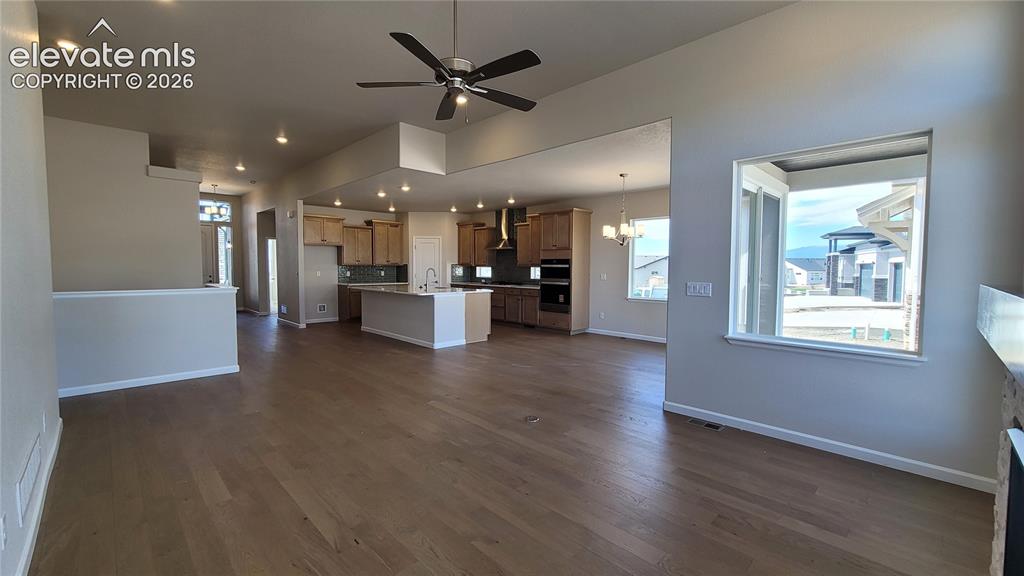 Image 14 of 47: Luxurious Main Level Living!