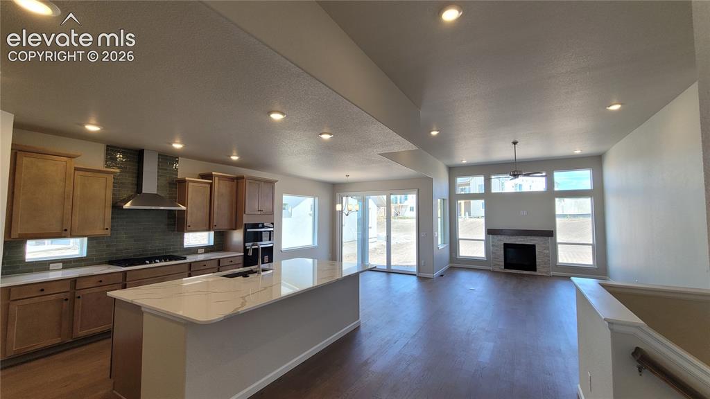 Image 3 of 47: Luxurious Main Level Living!