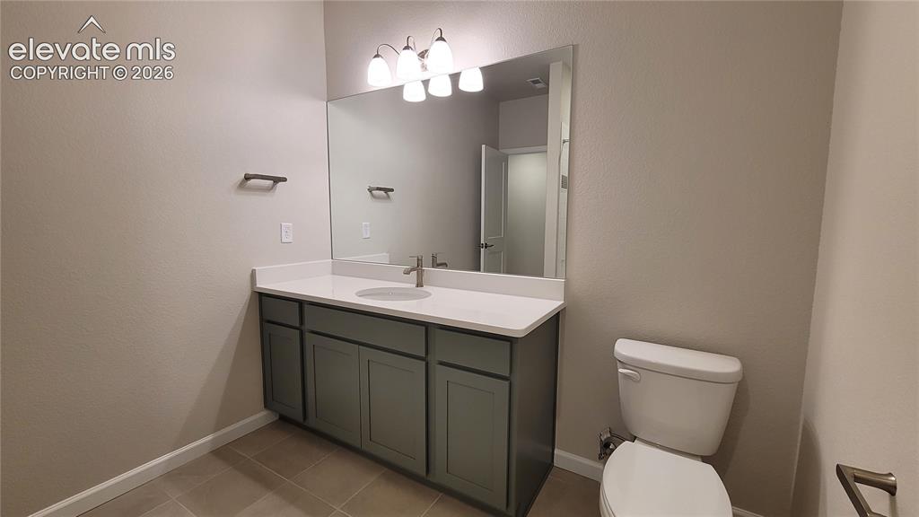 Image 33 of 47: Bathroom