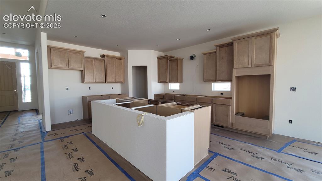 Image 5 of 21: Kitchen