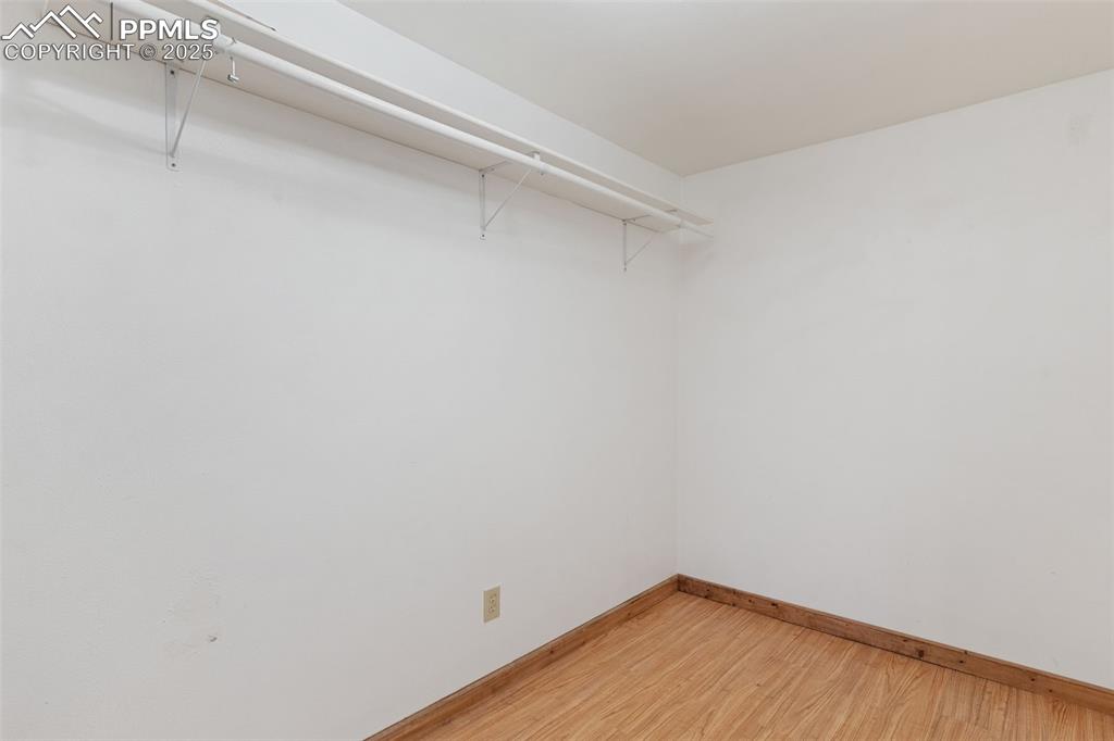 Image 21 of 37: Closet