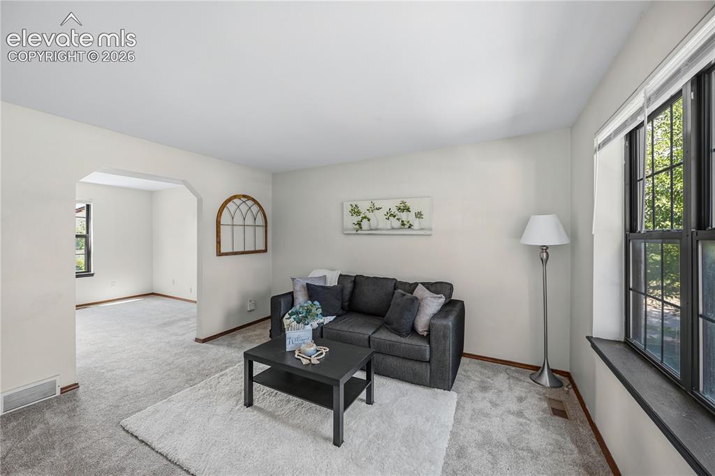 Image 9 of 50: Living Room