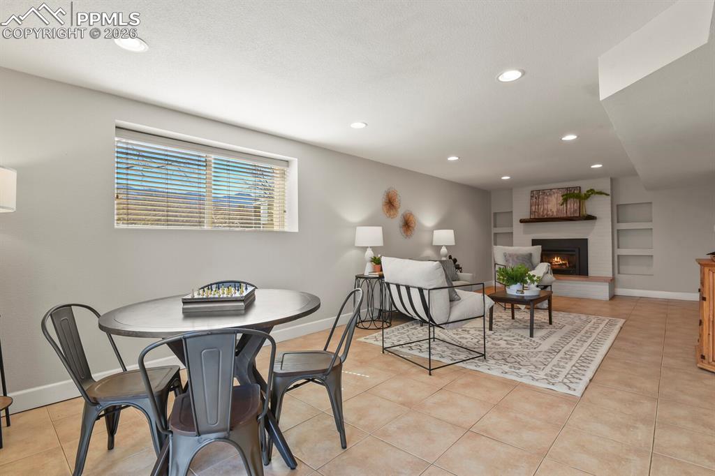 Image 29 of 50: Dining Area