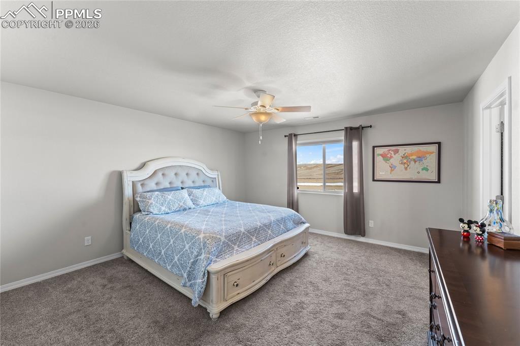 Image 32 of 43: Bedroom