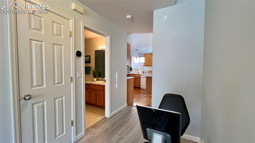 Image 7 of 31: Hallway