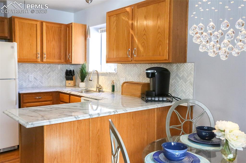 Image 8 of 31: Kitchen