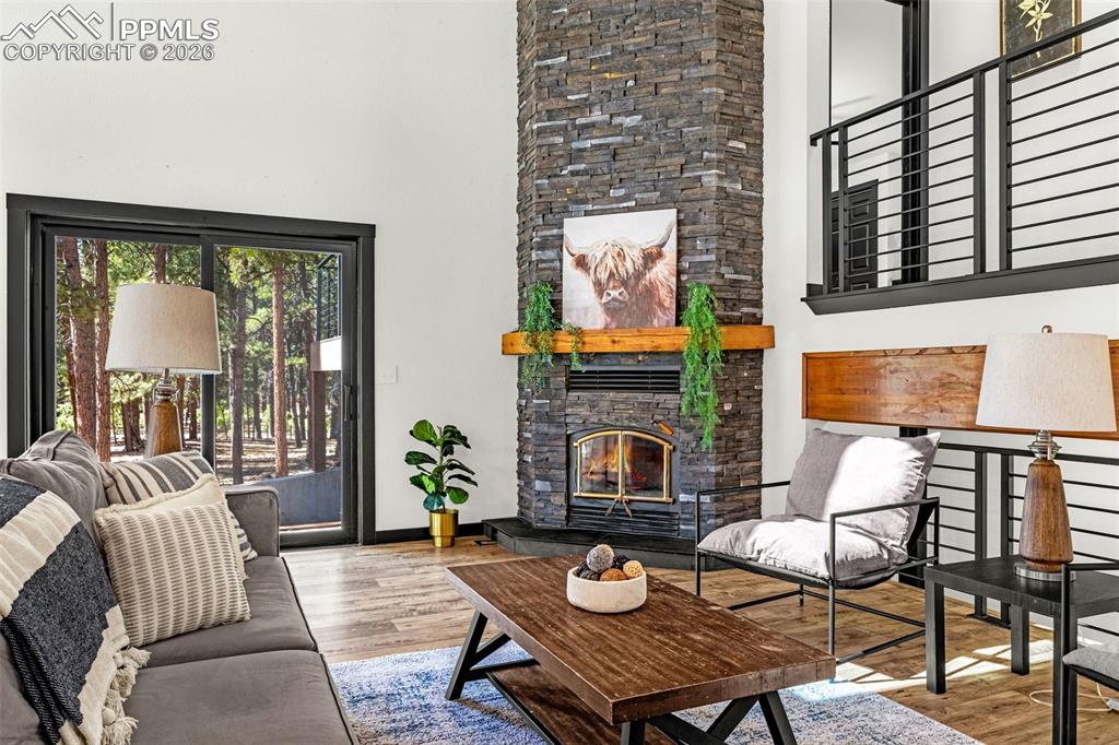 Image 15 of 50: Living Room