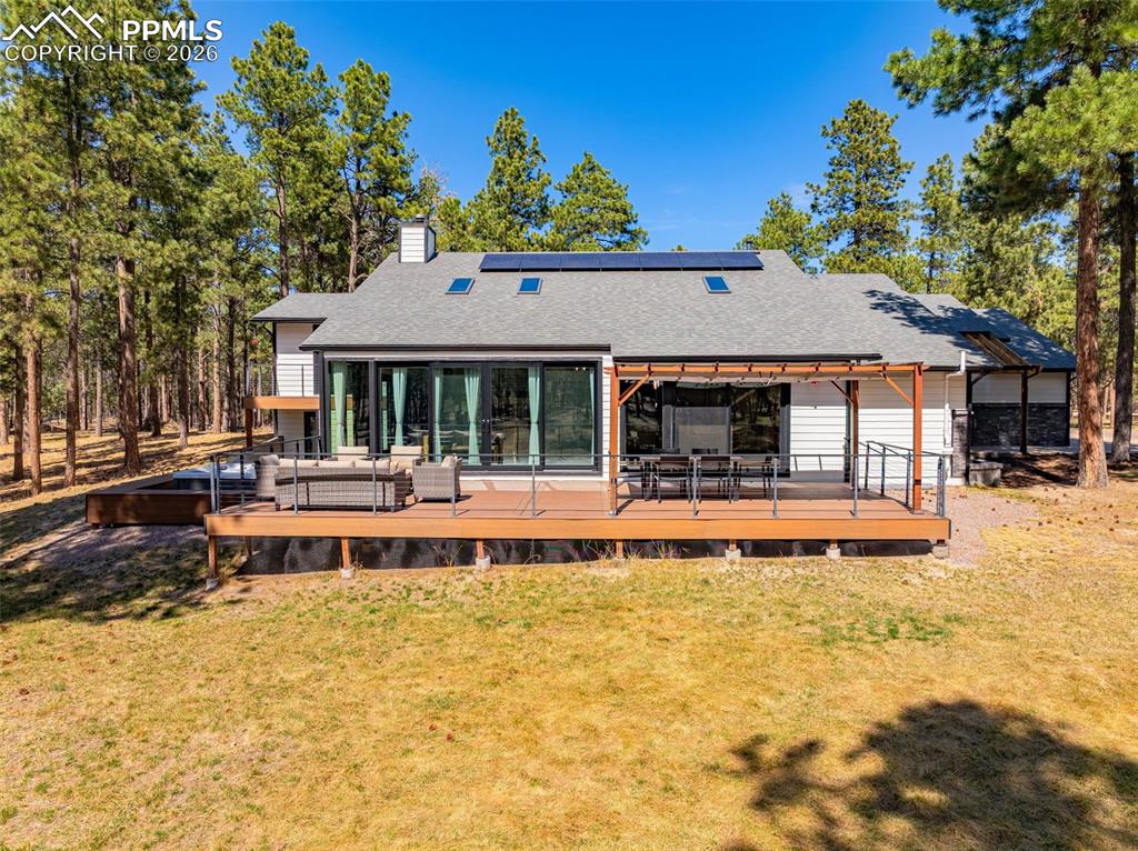 Image 2 of 50: Back of Structure