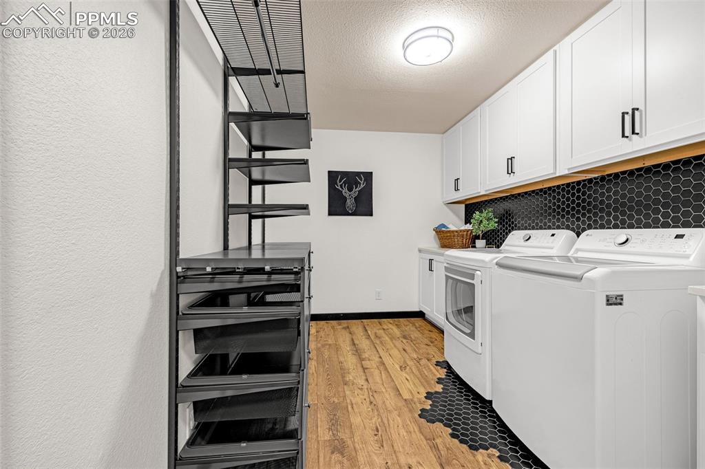 Image 30 of 50: Laundry