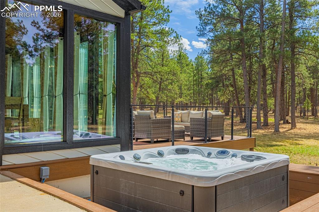 Image 43 of 50: Patio