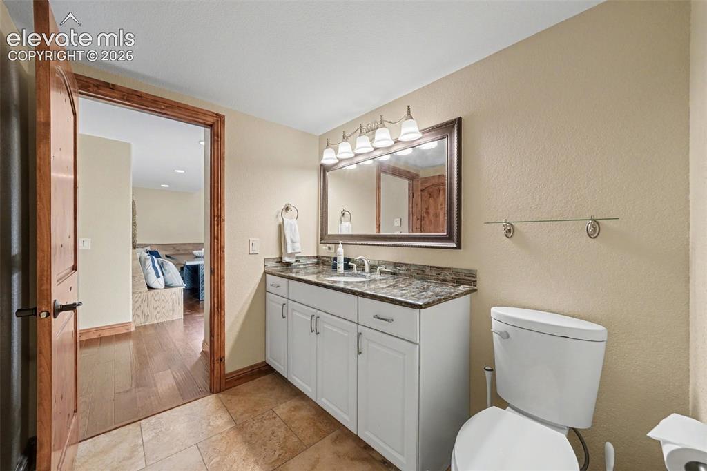 Image 18 of 49: Bathroom